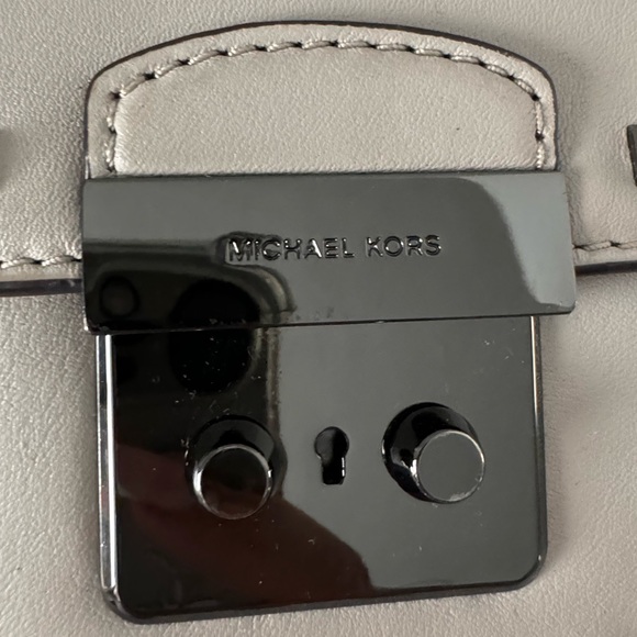 LEATHER Taupe MICHAEL KORS
CROSSBODY BAG- STUDDED - Picture 4 of 7